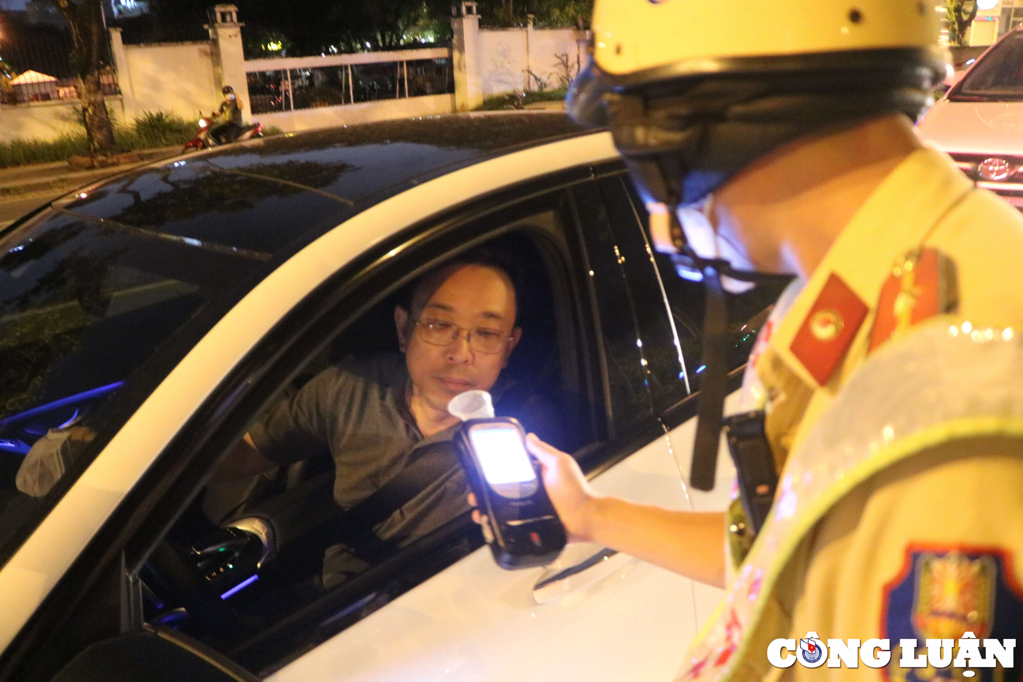 Hà Nội yêu cầu cán bộ, đảng viên thực hiện nghiêm túc "Đã uống rượu, bia không lái xe"