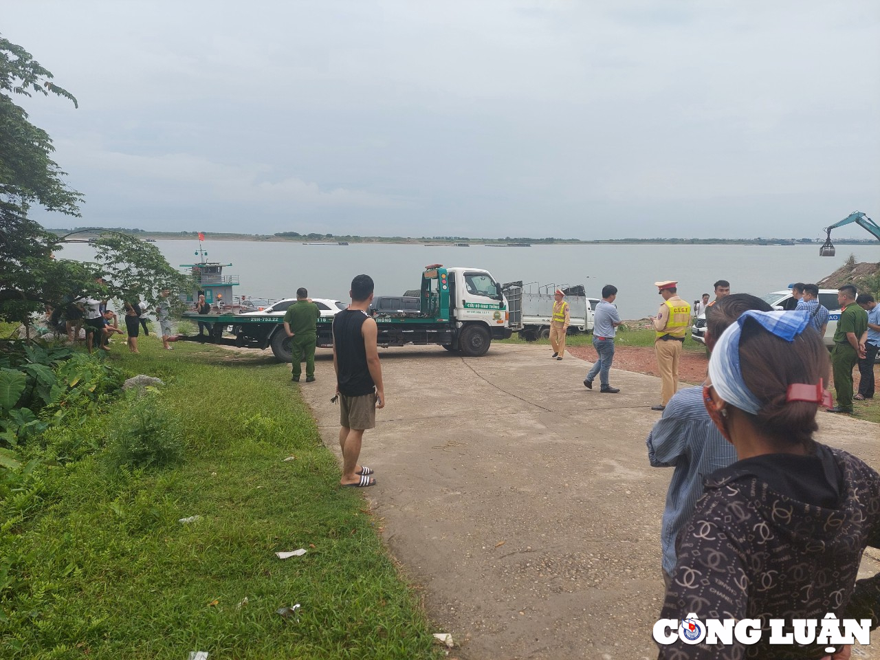 dan phuong ha noi bao dam viec di lai cua nhan dan tai ben pha tho an hinh 2