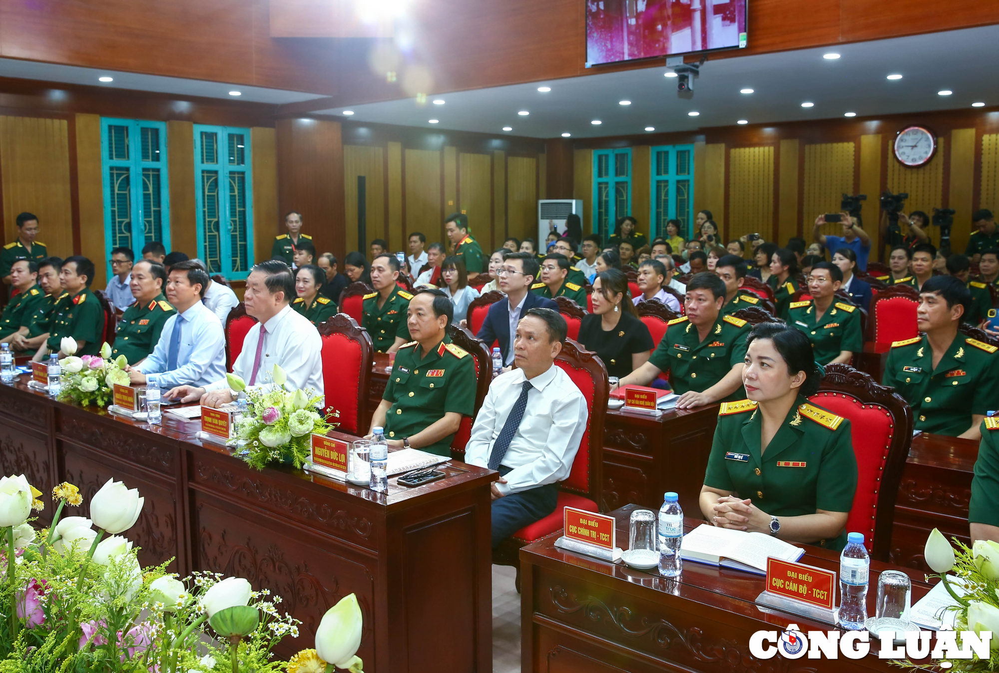 bao quan doi nhan dan trao giai cuoc thi viet nhung tam guong binh di ma cao quy lan thu 14 hinh 2