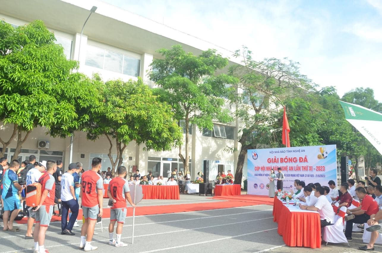 6 doi bong tranh tai o giai bong da cup hoi nha bao nghe an lan thu xi hinh 1