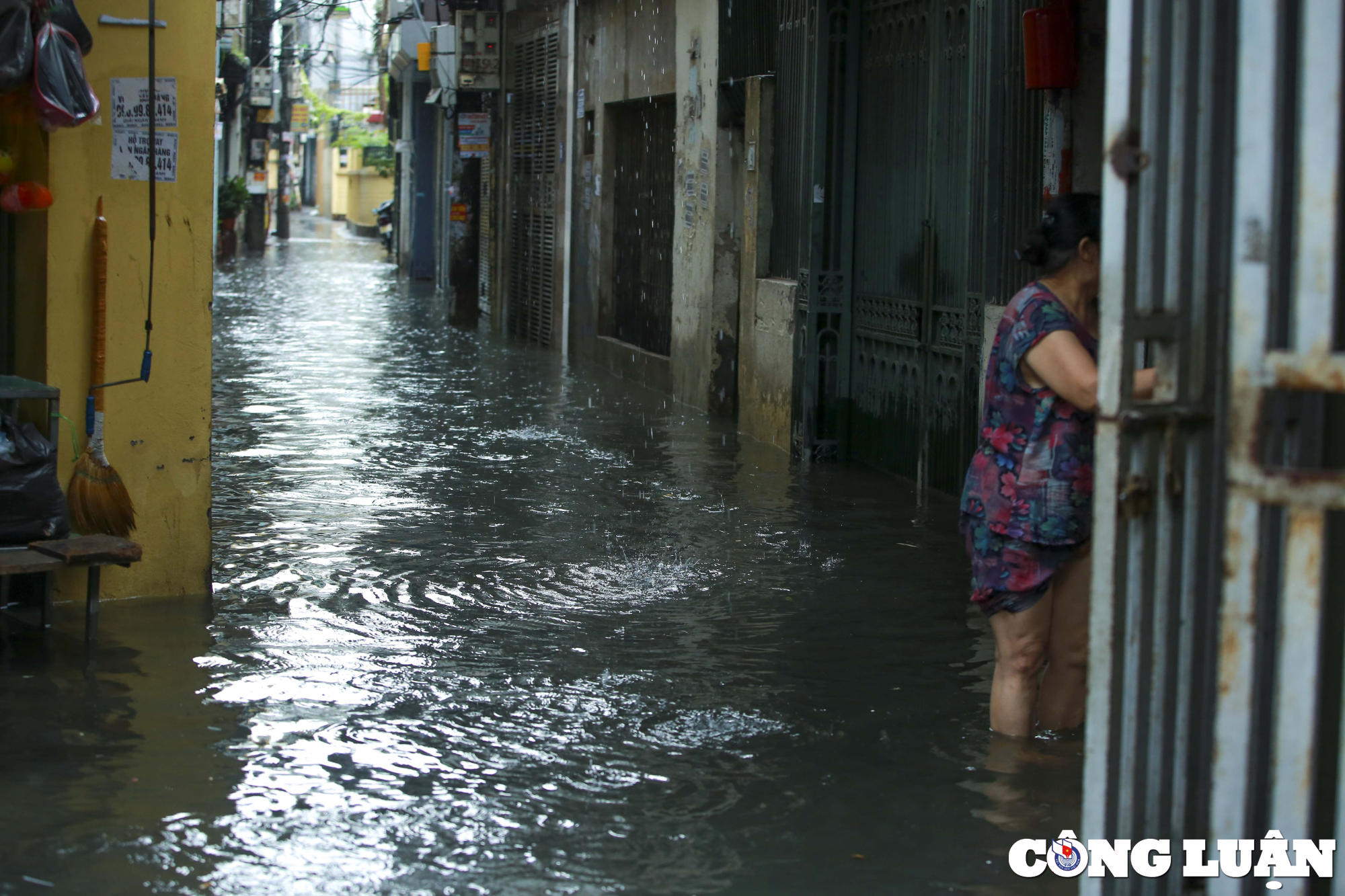 ha noi mua lon giua trua nhieu tuyen pho ngap sau hinh 6