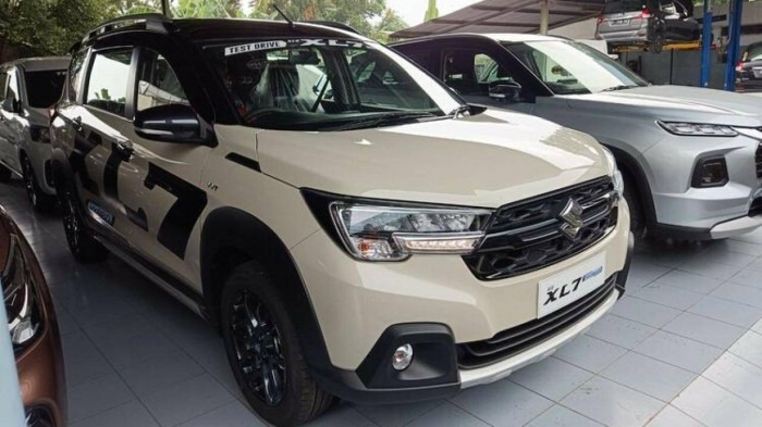 suzuki xl7 hybrid 2023 da co mat tai dai ly truoc ngay ra mat hinh 1