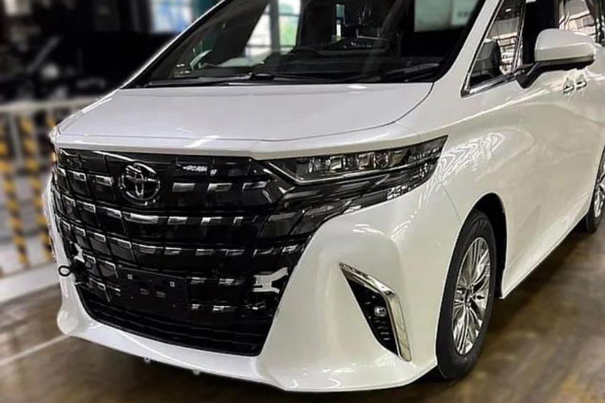 chuyen co mat dat toyota alphard 2024 lo dien truoc ngay ra mat hinh 3