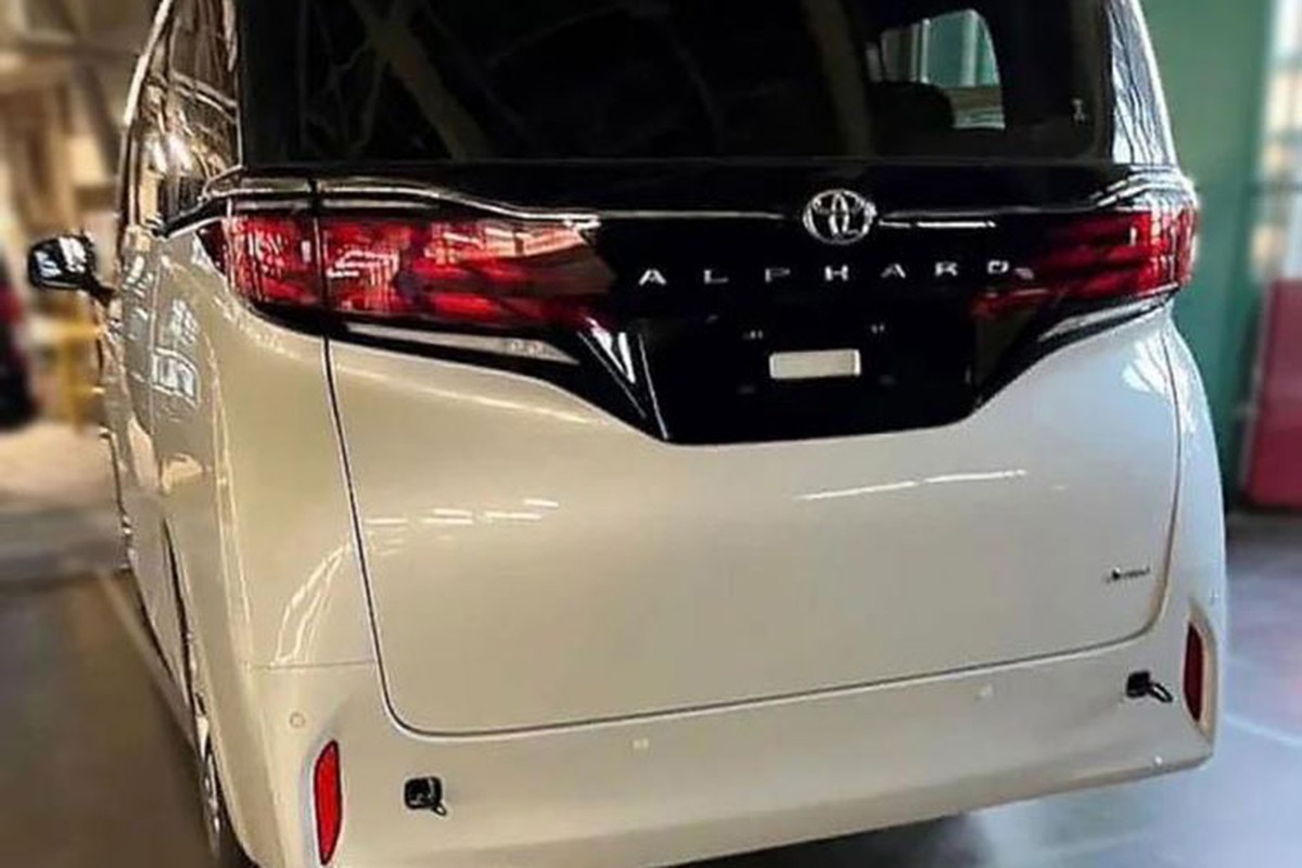 chuyen co mat dat toyota alphard 2024 lo dien truoc ngay ra mat hinh 4