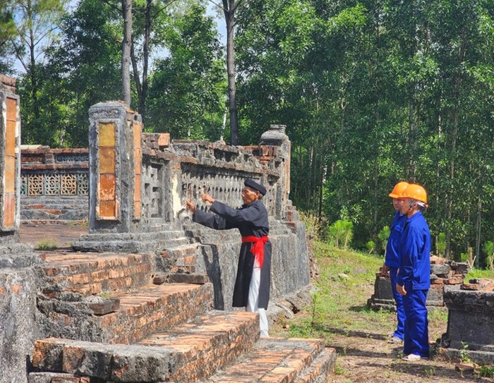 Nghi thức khởi công dự án bảo tồn tu bổ, phục hồi và tôn tạo di tích lăng mộ Nghi Thiên Chương Hoàng hậu Từ Dụ. Ảnh: TTHO