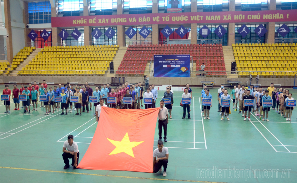 gan 100 van dong vien tham gia giai bong ban bao dien bien phu hinh 1