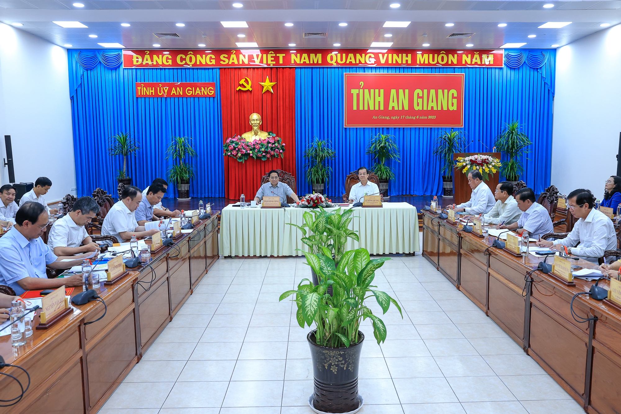 an giang can trien khai quyet liet dong bo de thuc day 3 dong luc tang truong hinh 1