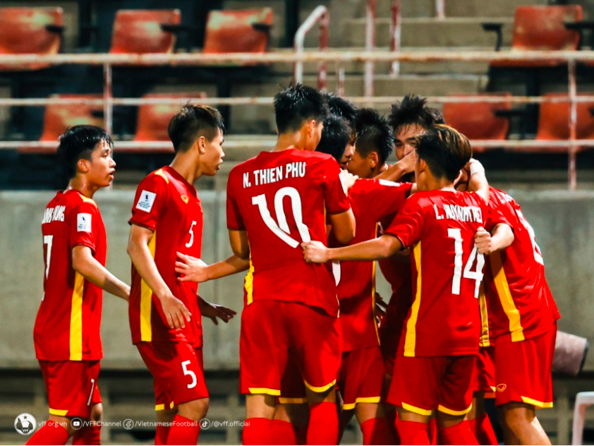 u17 viet nam hoa tiec nuoi o tran ra quan giai u17 chau a hinh 3