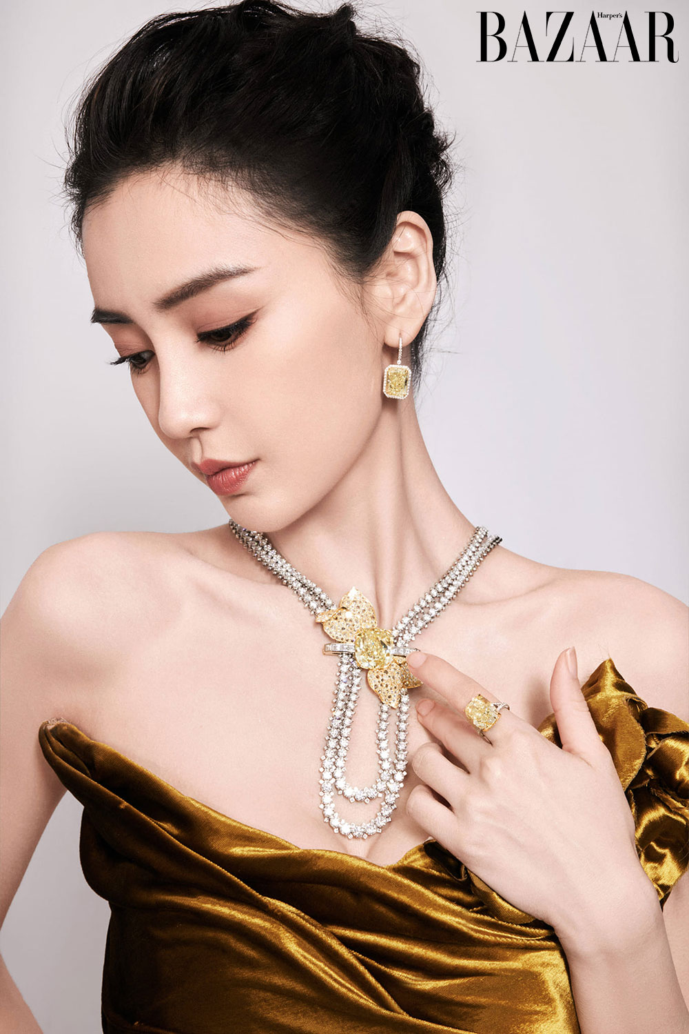 choang voi muc thu lao quang cao cua angelababy hinh 4