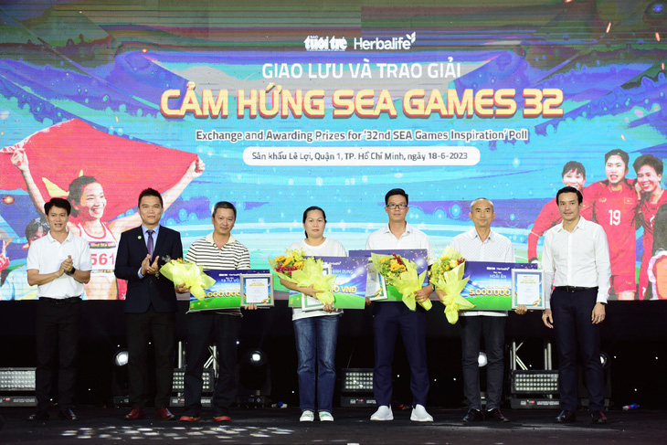 bao tuoi tre trao thuong cho doc gia co bai viet ve cuoc thi sea games trong mat toi hinh 1