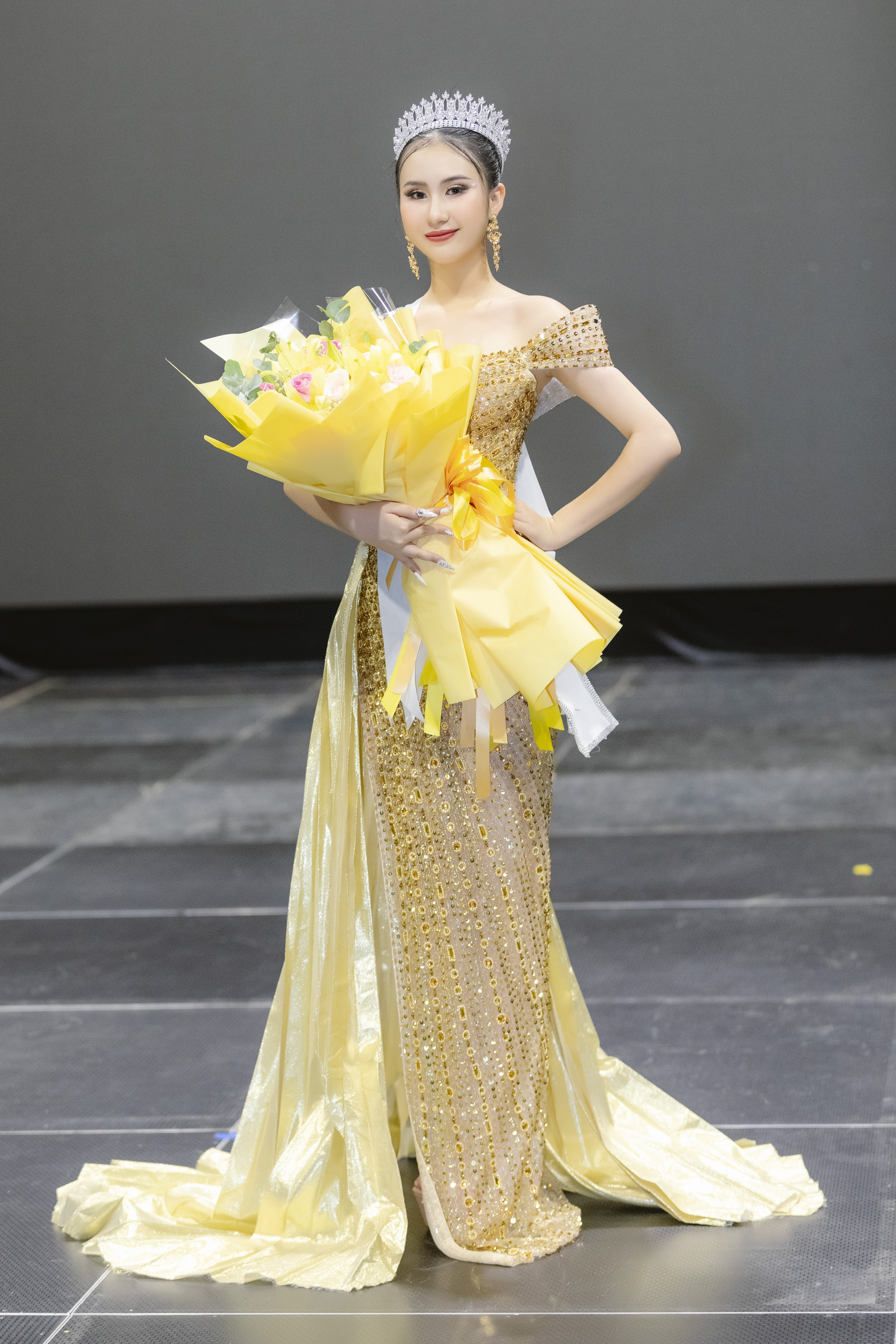 nuot mic trong phan thi ung xu bang tieng anh nguyen trang nguyet minh dang quang miss teen grand international 2023 hinh 5