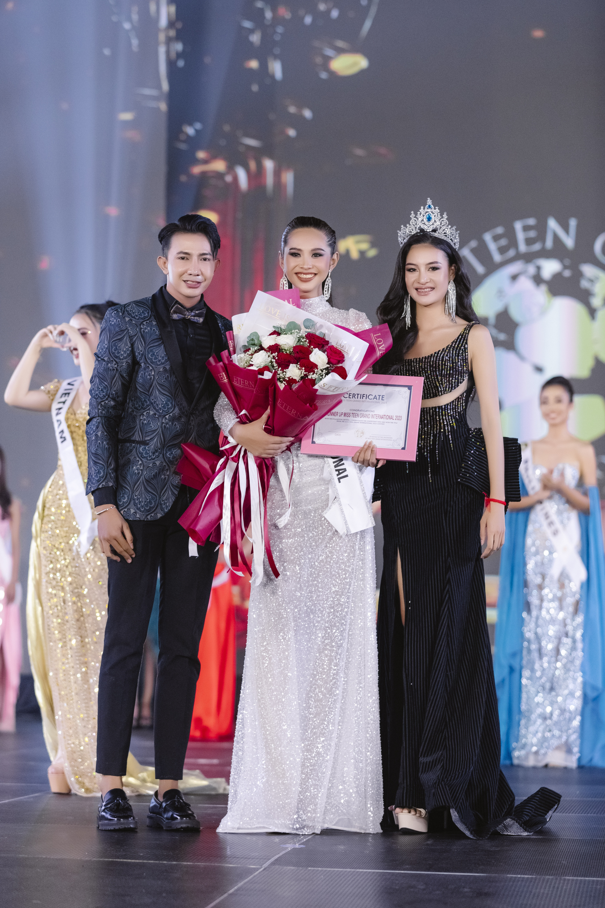 nuot mic trong phan thi ung xu bang tieng anh nguyen trang nguyet minh dang quang miss teen grand international 2023 hinh 6