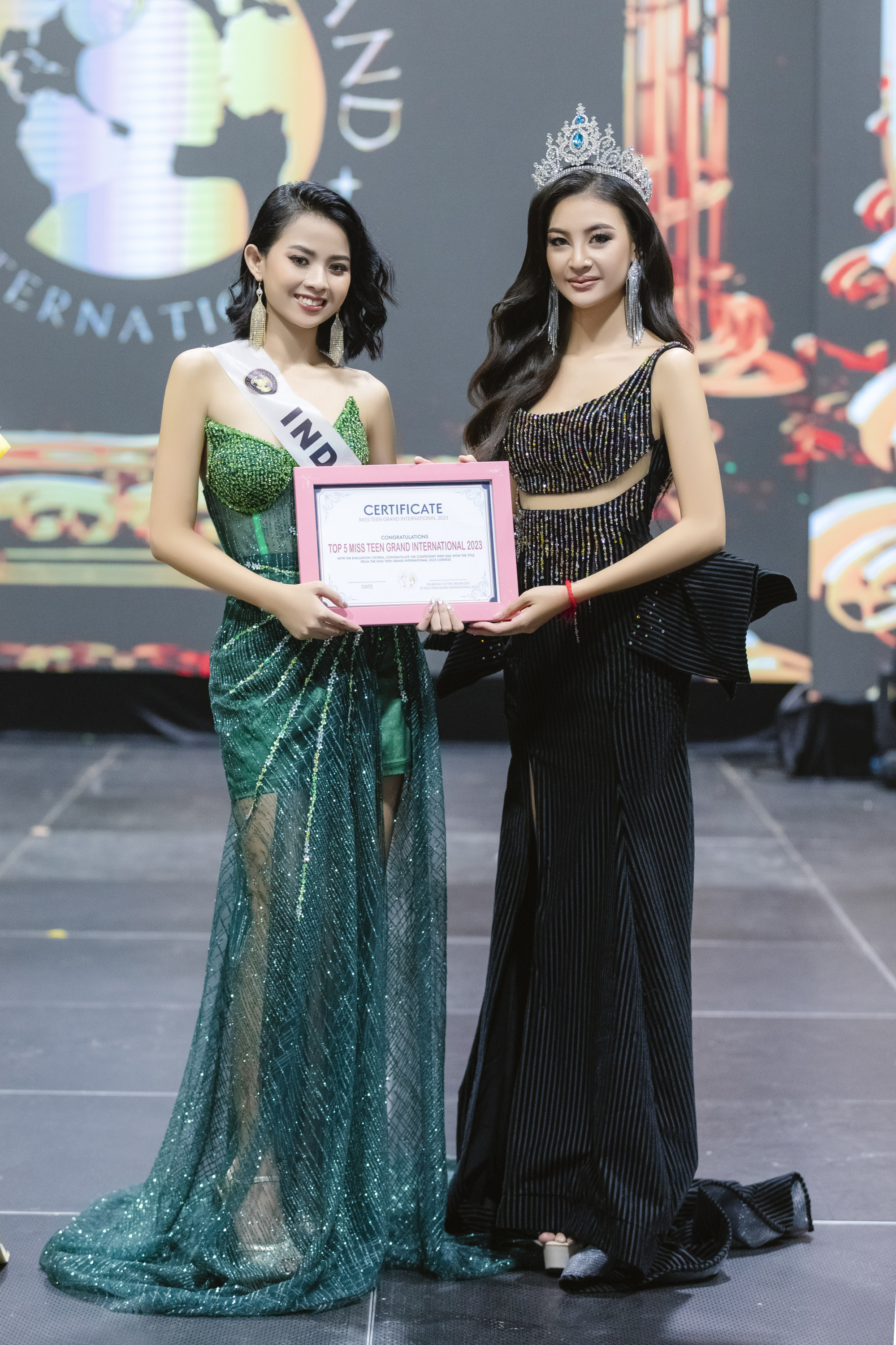 nuot mic trong phan thi ung xu bang tieng anh nguyen trang nguyet minh dang quang miss teen grand international 2023 hinh 8