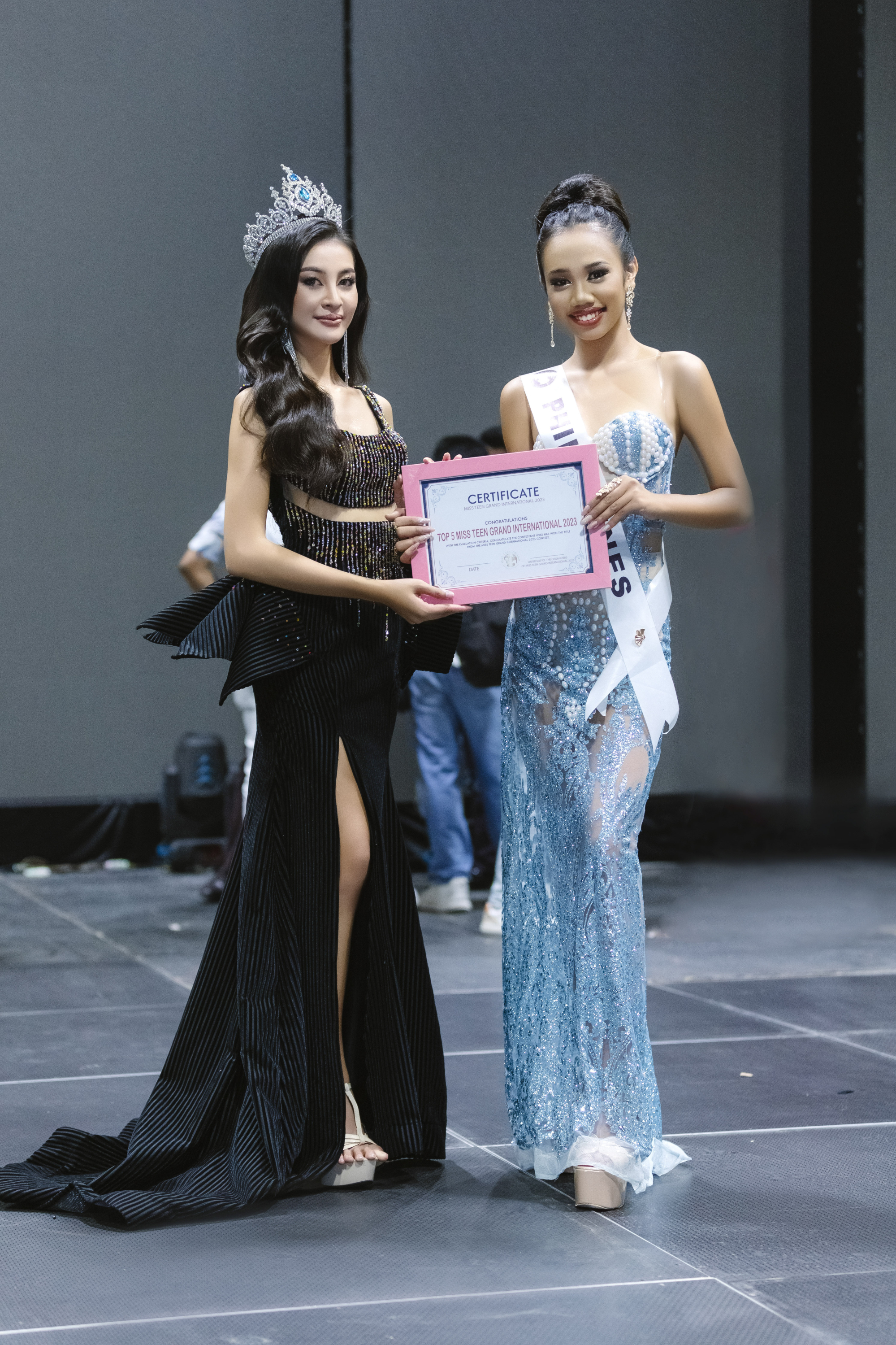 nuot mic trong phan thi ung xu bang tieng anh nguyen trang nguyet minh dang quang miss teen grand international 2023 hinh 9