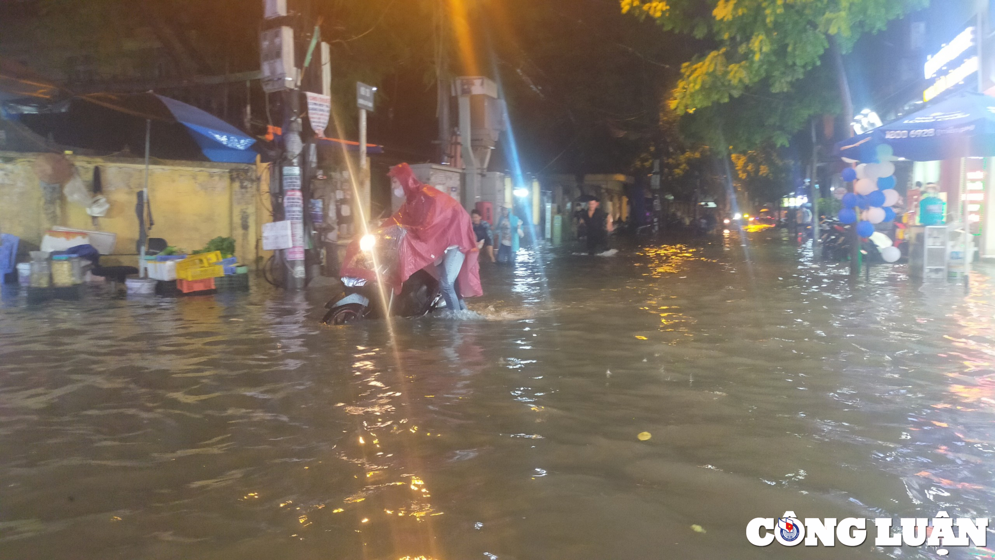 ha noi mua lon chieu toi duong pho ngap nuoc un tac giao thong hinh 3