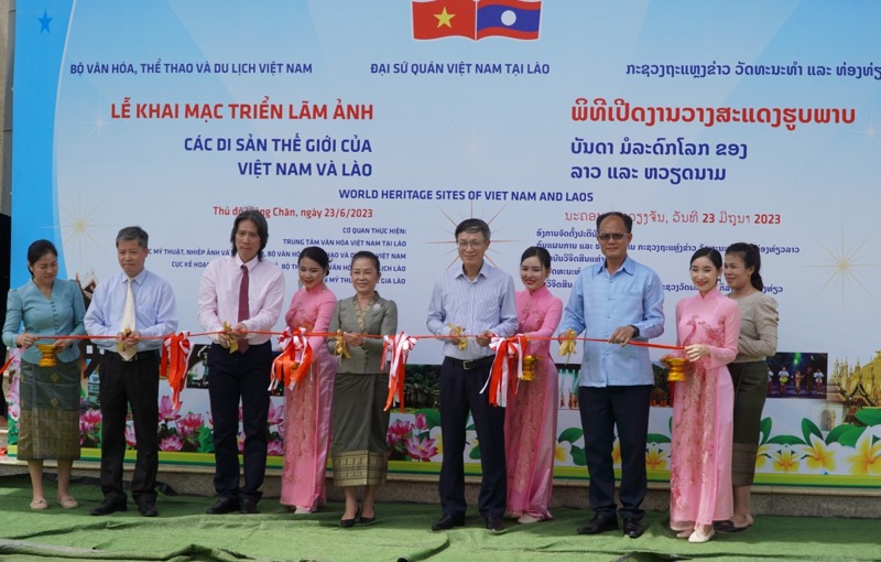 trien lam anh cac di san cua viet nam va lao hinh 1