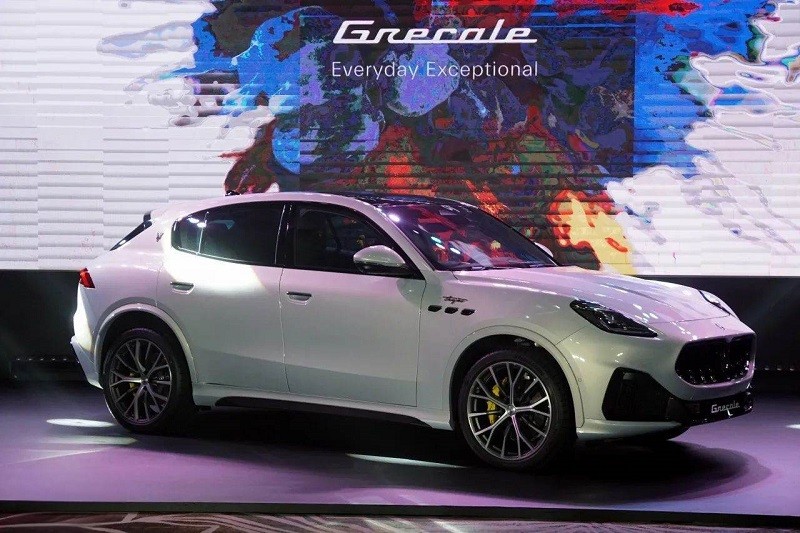 chiem nguong suv the thao  maserati grecale trofeo gia 75 ty dong hinh 1