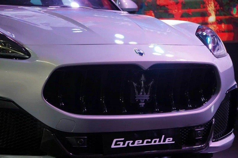 chiem nguong suv the thao  maserati grecale trofeo gia 75 ty dong hinh 2