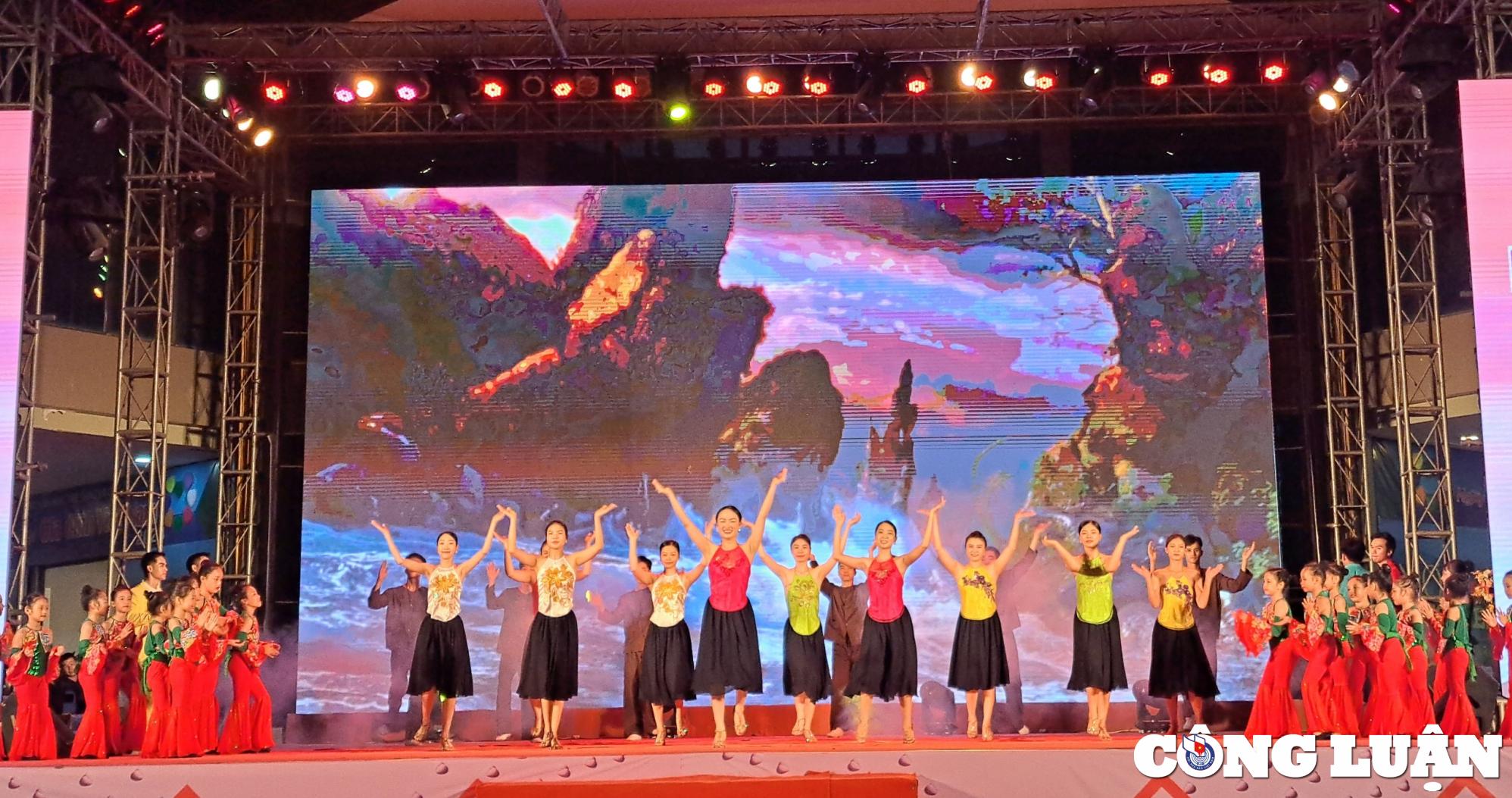 Nhiều chương trình nghệ thuật đặc sắc trình diễn tại lễ khai mạc "Ngày hội Gia đình Việt Nam" năm 2023.