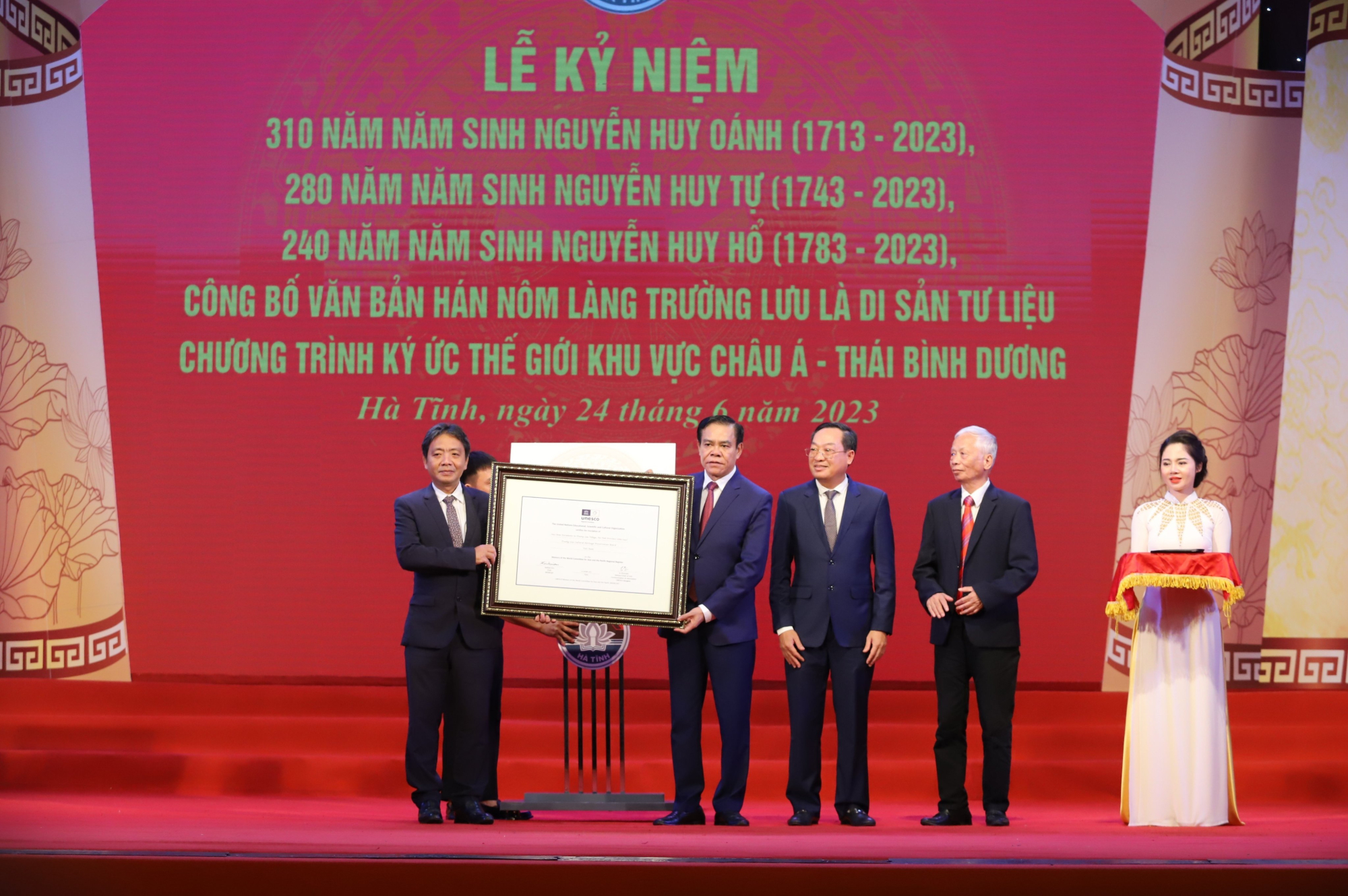 ha tinh don nhan di san tu lieu the gioi van ban han nom lang truong luu hinh 4