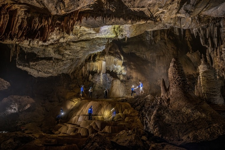 Du lịch mạo hiểm hang động là sản phẩm đặc biệt của Phong Nha - Kẻ Bàng. Ảnh: VQG Phong Nha - Kẻ Bàng