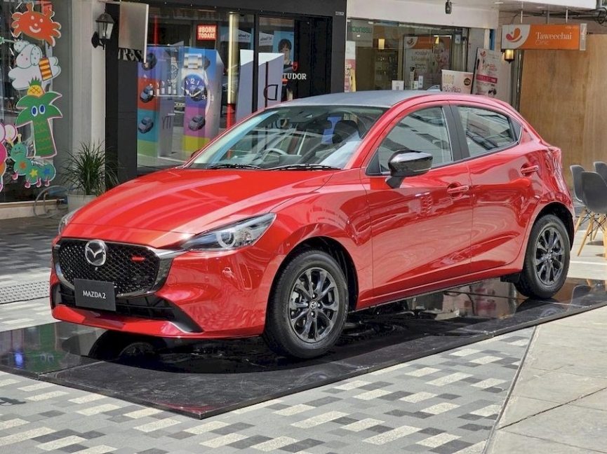 mazda2 gay sot voi 1500 don dat hang sau 5 ngay ra mat hinh 2