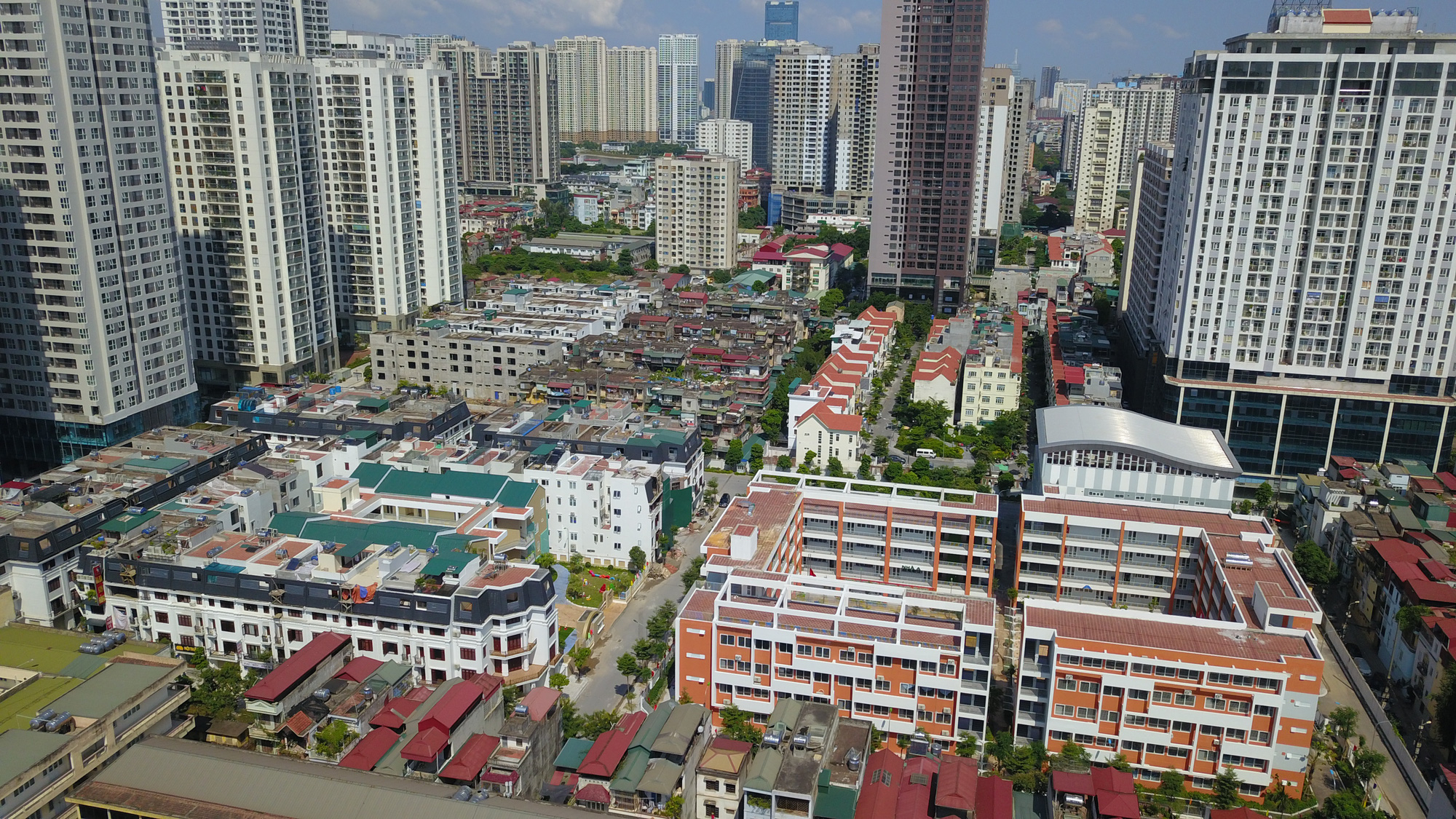 cac nut that dang duoc thao go bat dong san ha noi van chua the phuc hoi hinh 1