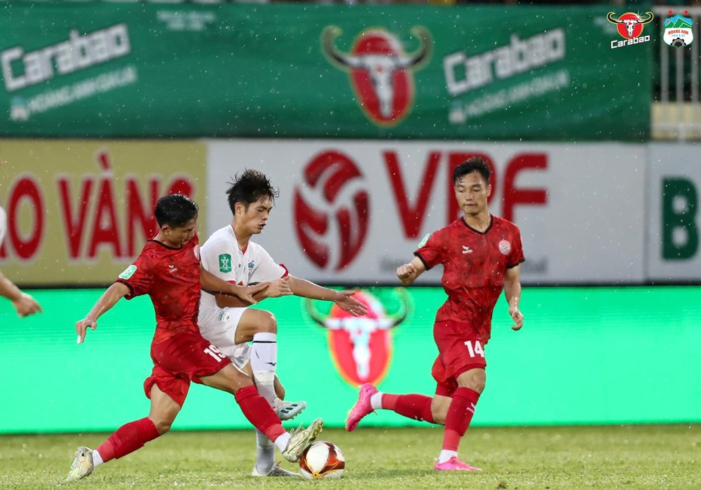 tuan anh truot penalty hoang anh gia lai bi doi hang nhat loai khoi cup quoc gia 2023 hinh 4