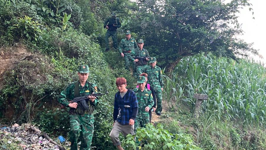 lao cai lao dong lam chui vuot bien trai phep tu trung quoc ve viet nam lam the can cuoc hinh 1