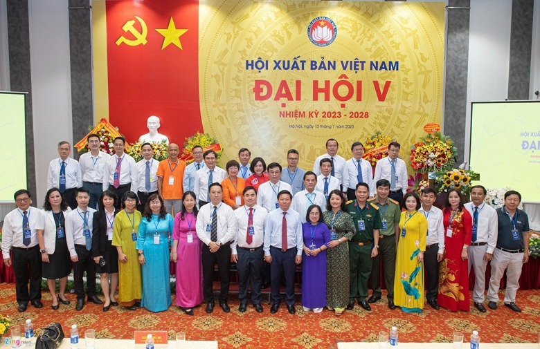 ong pham minh tuan duoc bau lam chu tich hoi xuat ban viet nam hinh 2