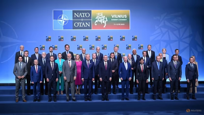 ukraine khong duoc moi gia nhap nato tong thong zelenskyy tuc gian hinh 1