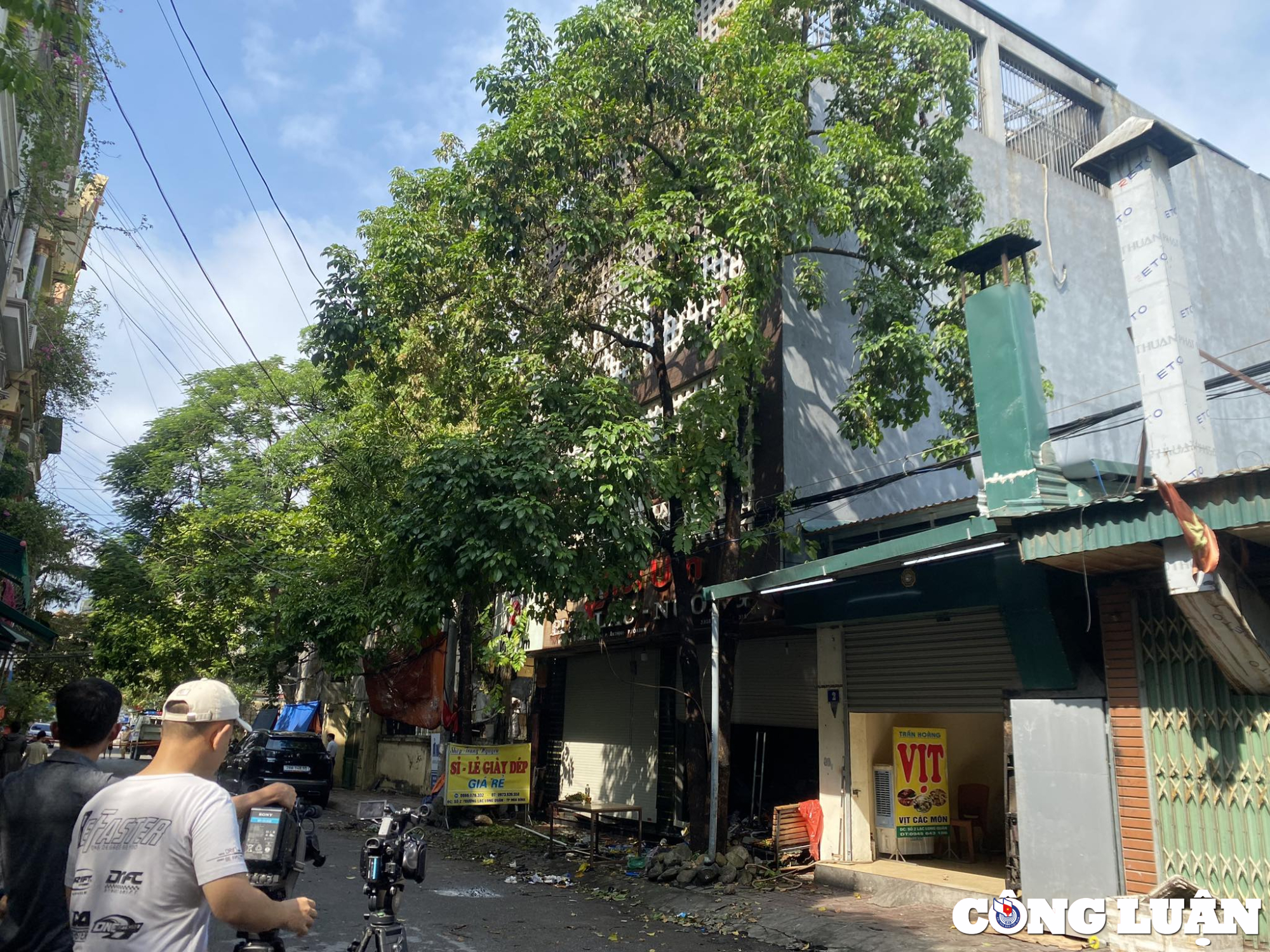 hoa binh chay lon luc rang sang 2 nguoi tu vong hinh 1