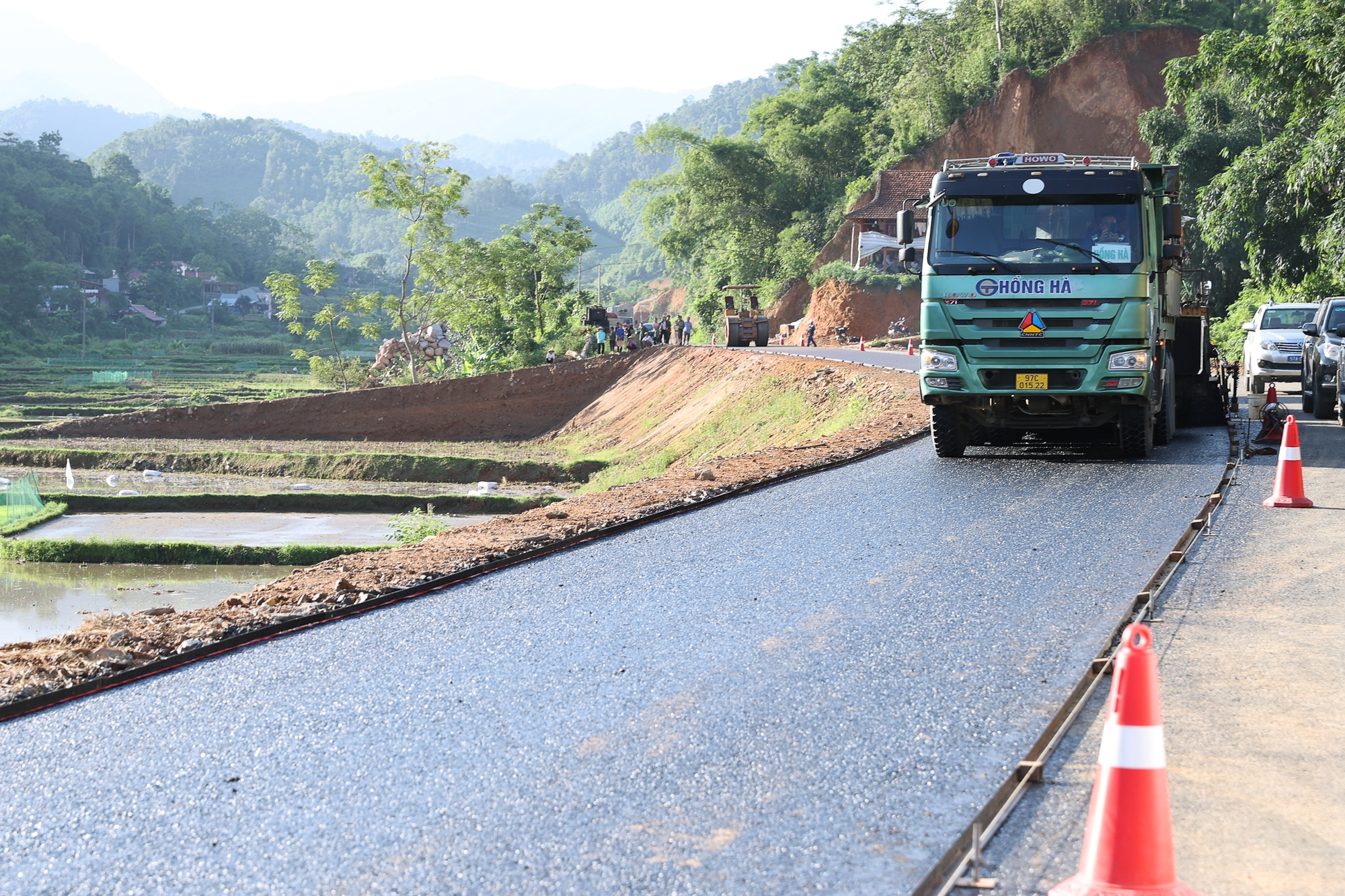 thu tuong pham minh chinh khao sat hai du an duong bo trong diem cua tinh bac kan hinh 4