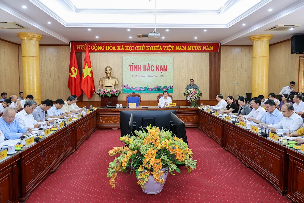 thu tuong pham minh chinh bac kan phai giau len phai manh len di len tu ban tay khoi oc cua minh hinh 1