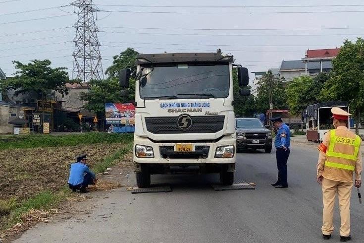 ha noi mo dot cao diem xu ly phuong tien vi pham tai trong hinh 1