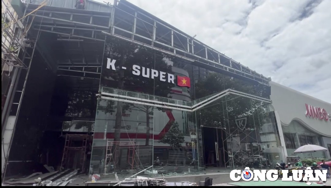 showroom k super cua trum sieu xe phan cong khanh duoc thao do tra mat bang hinh 1