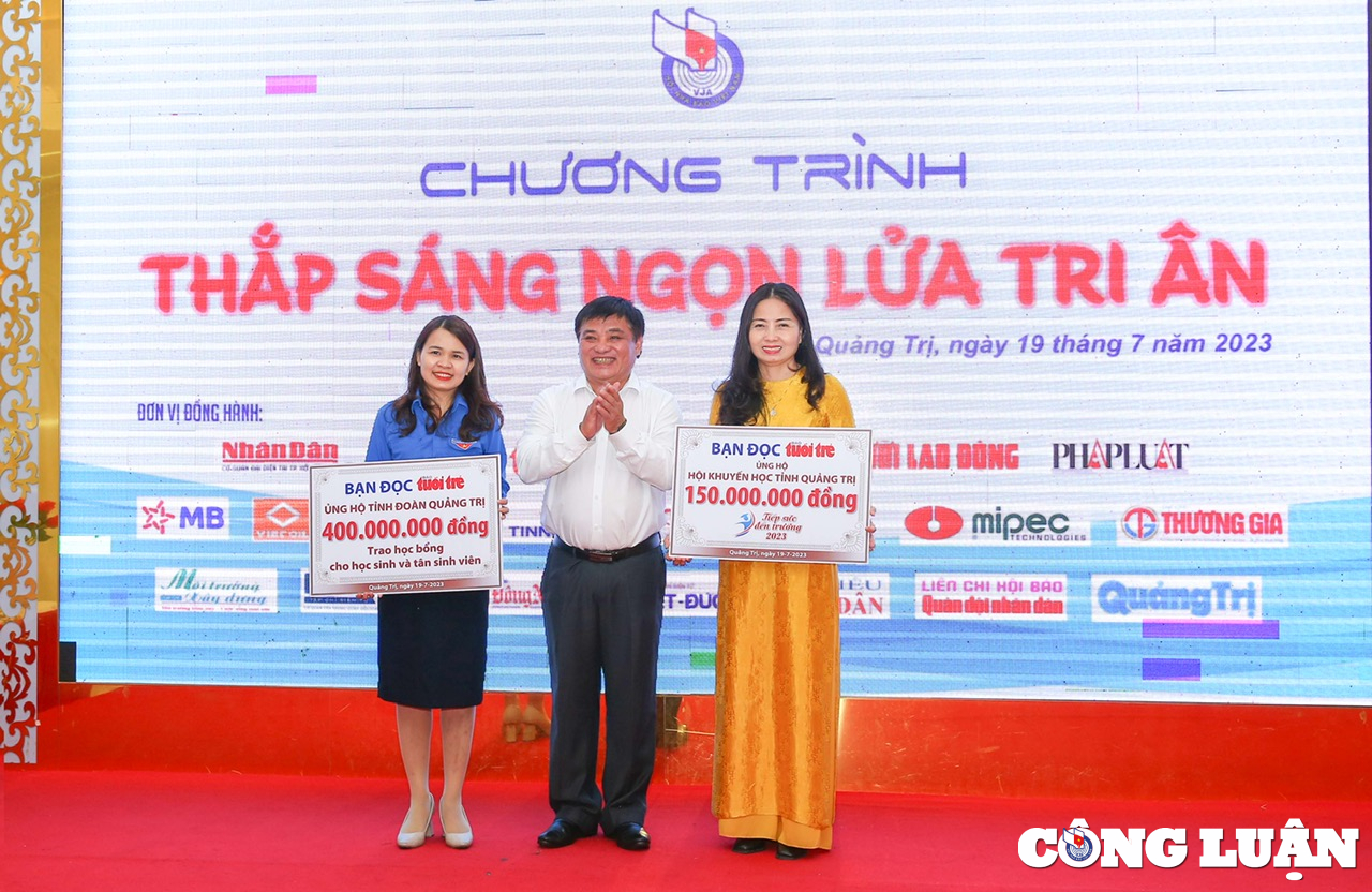 thap sang ngon lua tri an lan toa tinh than thien nguyen tu nguoi lam bao den cong dong hinh 5