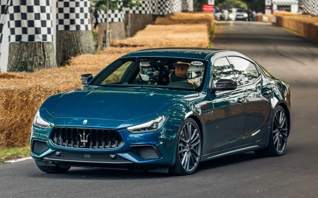 maserati ghibli 334 ultima lap ky luc sedan nhanh nhat the gioi hinh 5