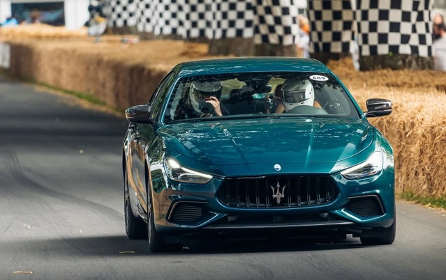 maserati ghibli 334 ultima lap ky luc sedan nhanh nhat the gioi hinh 1