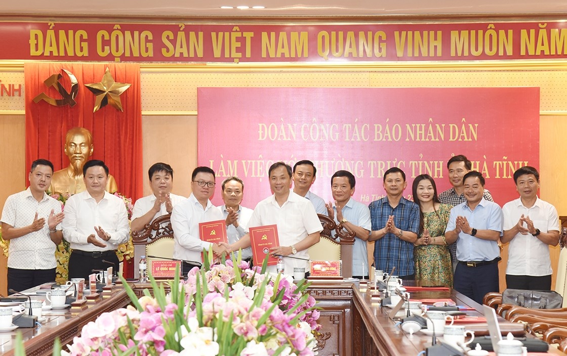 tang cuong hop tac tuyen truyen giua bao nhan dan va tinh ha tinh hinh 1