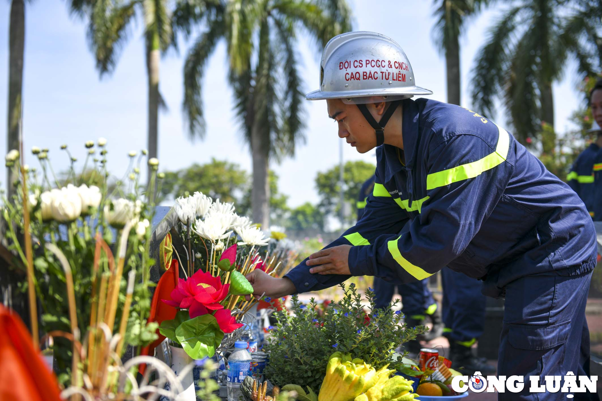 canh sat phong chay chua chay thap huong tri an cac anh hung liet si hinh 7