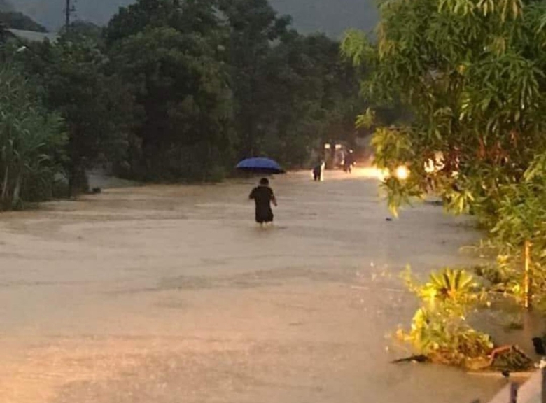 mien bac mua lon gay ngap ung thiet hai ve tai san hoa mau cua nhan dan hinh 2