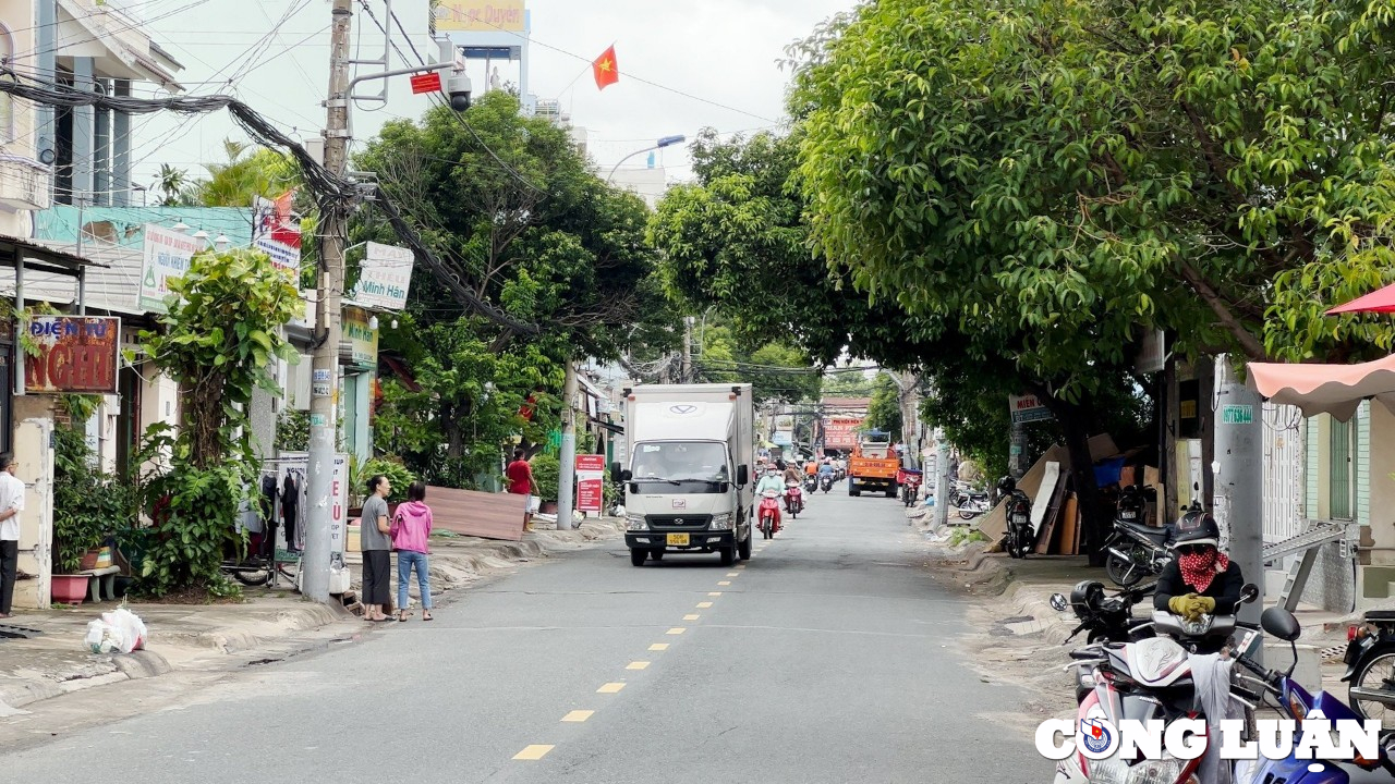 nguoi dan tp hcm nang nen nha len den 12m de chong ngap hinh 2