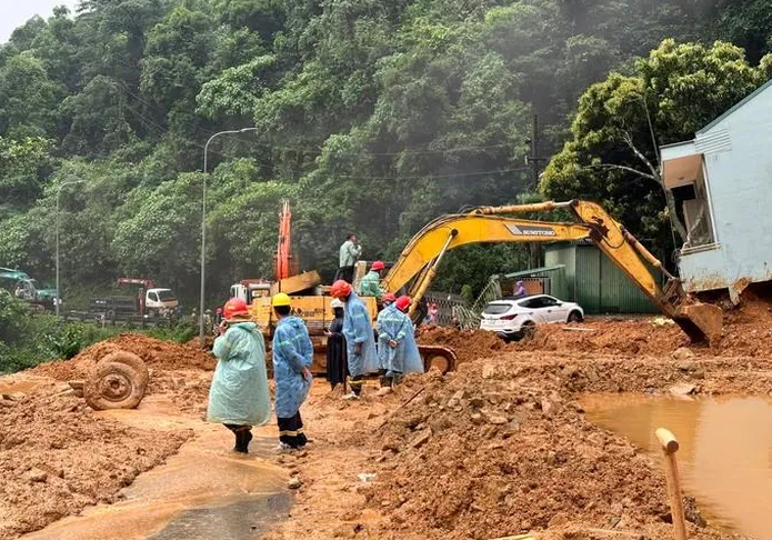 khac phuc hau qua thien tai gay ra voi ha tang giao thong mien nui trung du bac bo hinh 1