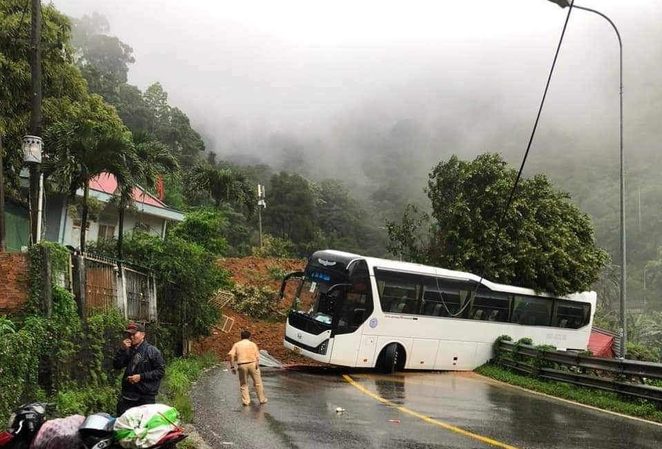 sau vu sat lo dat o deo bao loc so tan nguoi dan khu vuc chan nui hinh 1