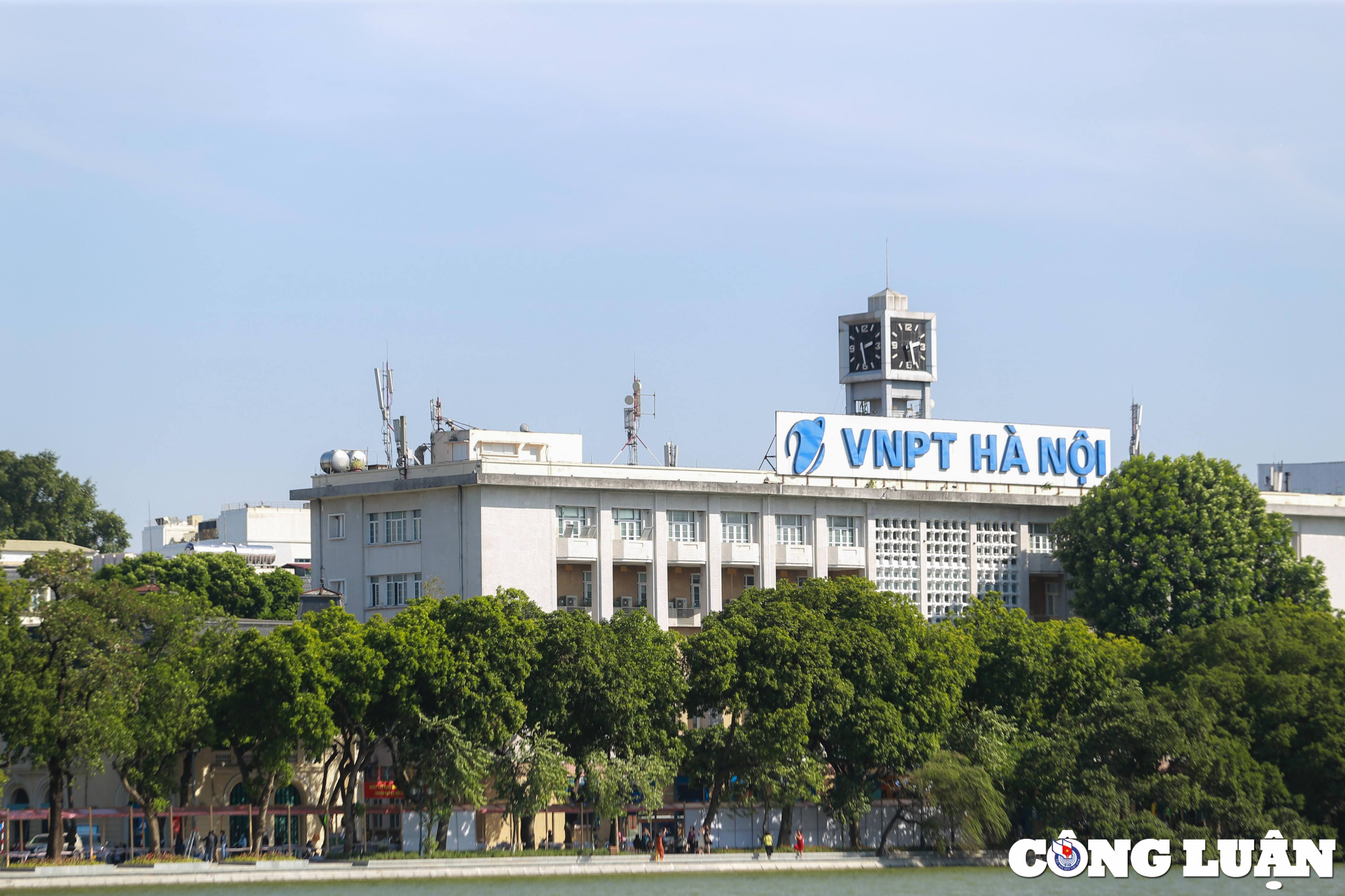 nhung cong trinh van hoa lich su noi tieng tai quan hoan kiem hinh 14