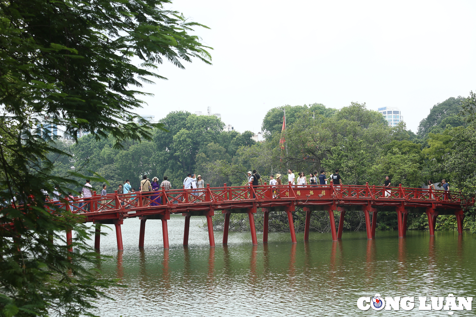 nhung cong trinh van hoa lich su noi tieng tai quan hoan kiem hinh 8