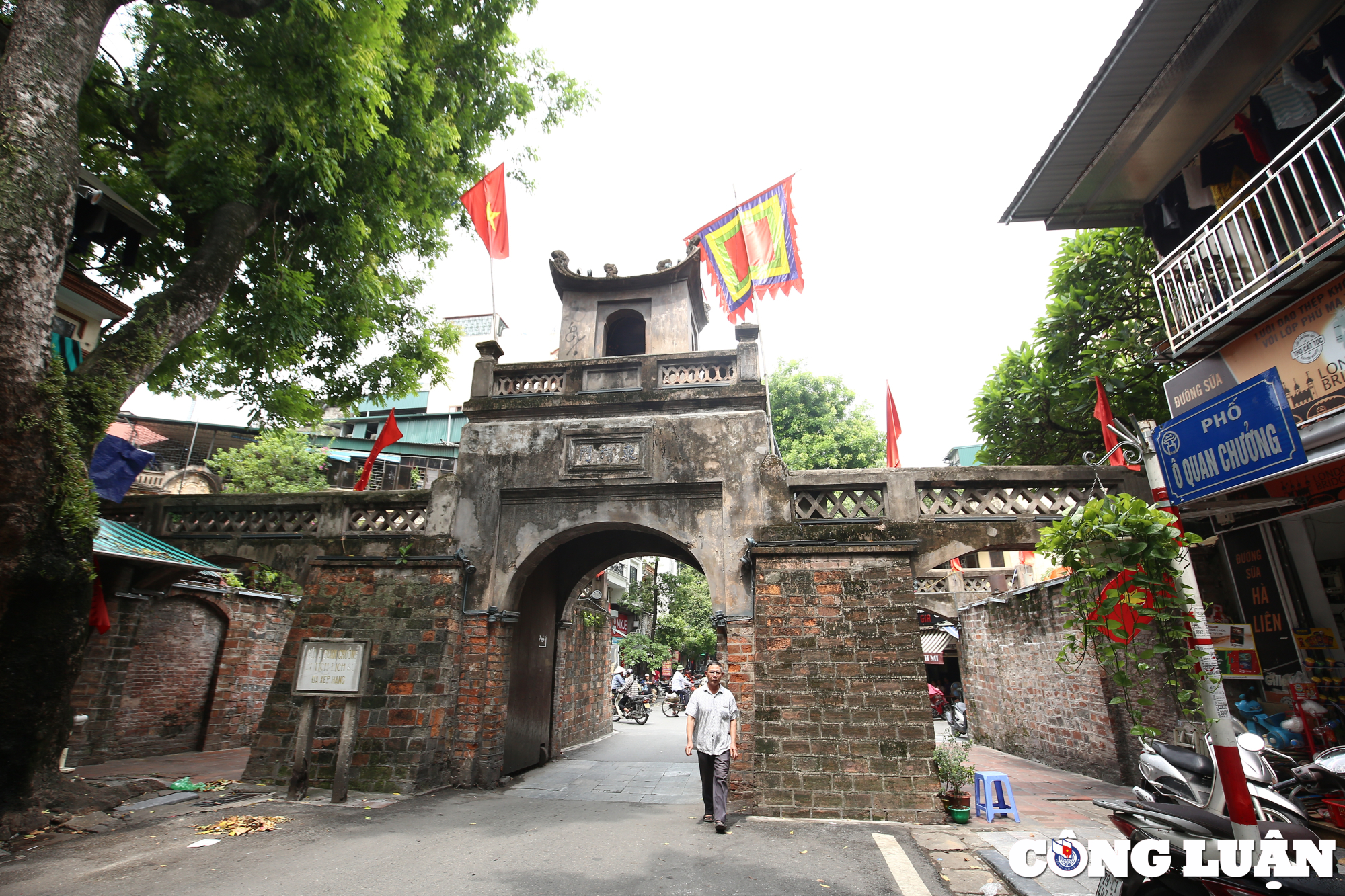 nhung cong trinh van hoa lich su noi tieng tai quan hoan kiem hinh 13