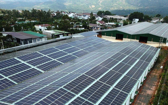 Chưa phát triển điện mặt trời mái nhà khu công nghiệp không thế nói là cấm. (Ảnh: ĐT)