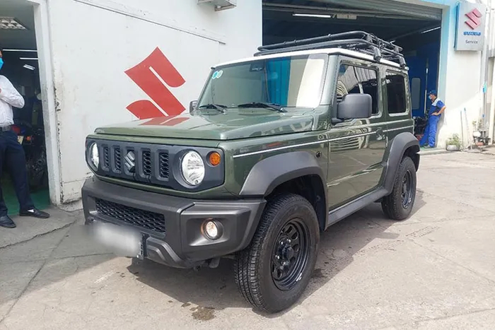 suzuki jimny xuat hien tren duong pho viet truoc ngay ra mat chinh thuc hinh 2